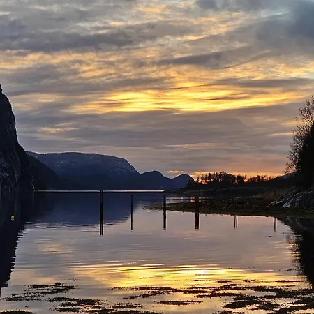 4 Star In Foldereid Årfor