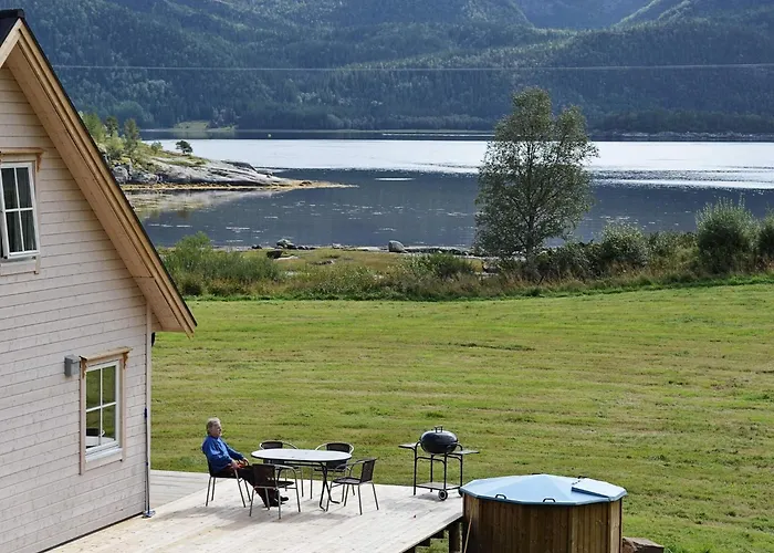 7 Person In Foldereid-by Traum *